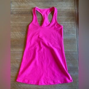 lululemon tank!